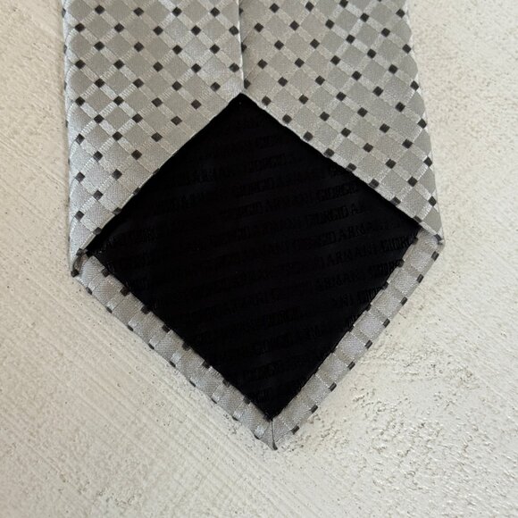 Giorgio Armani Silk Tie Gray Black Dot Pattern Made in Italy NWT - Picture 6 of 8